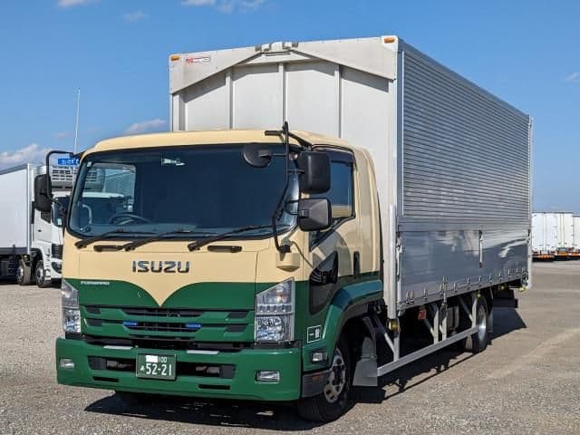ISUZU