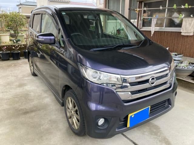 NISSAN