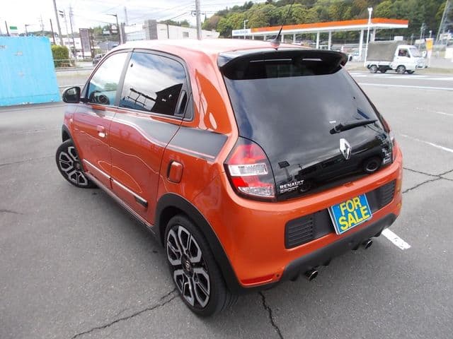 Car thumbnail 3