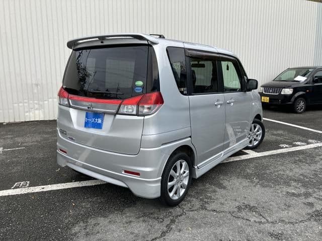 Car thumbnail 4