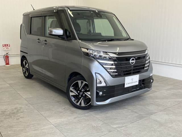 NISSAN
