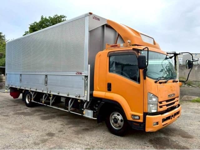 ISUZU
