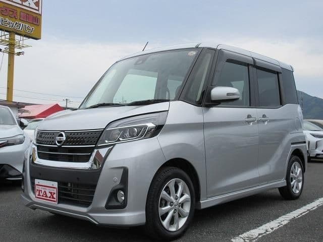 NISSAN