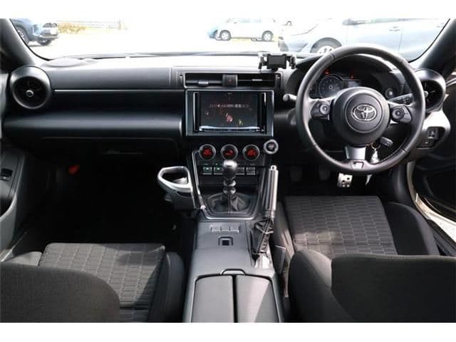 Car thumbnail 2