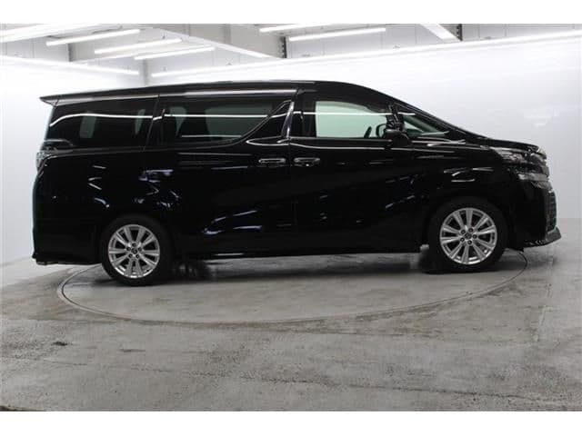 Car thumbnail 4
