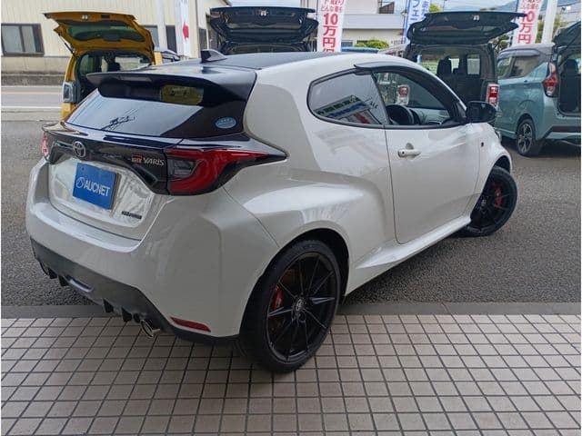 Car thumbnail 3