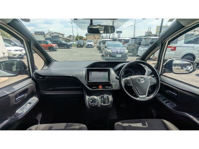 Car thumbnail 3
