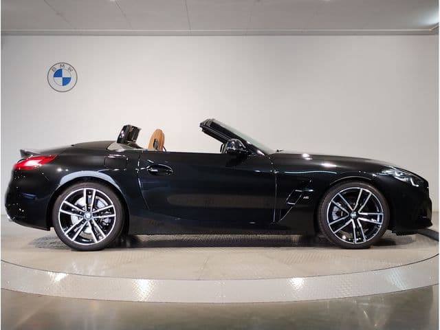 Car thumbnail 4