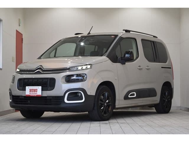 Car image 1