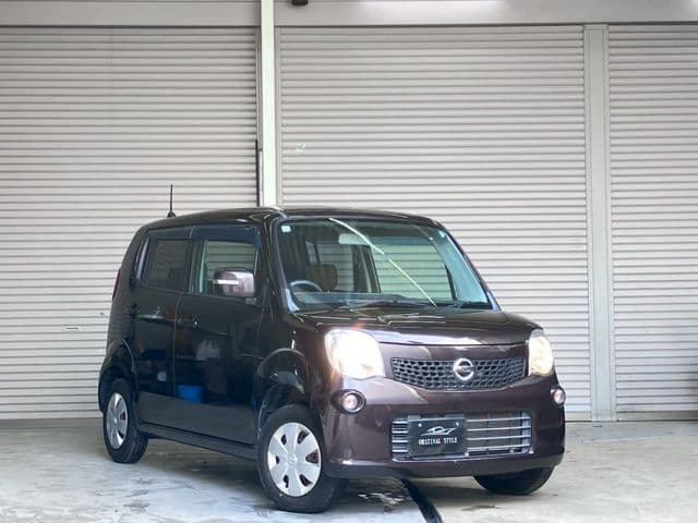 NISSAN