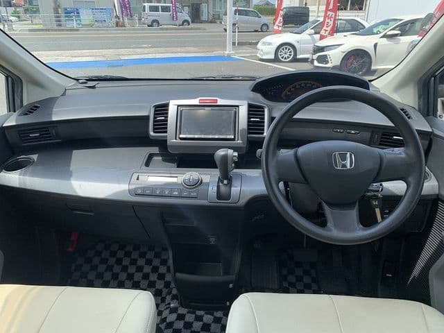 Car thumbnail 3