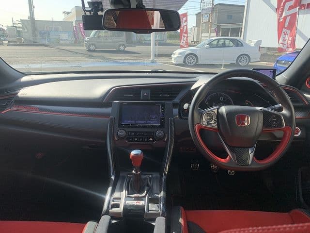 Car thumbnail 3