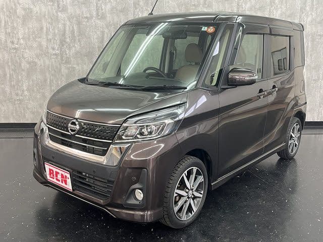 NISSAN