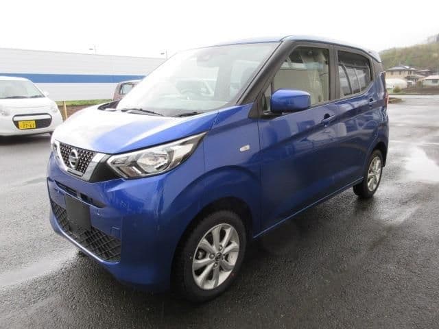 NISSAN