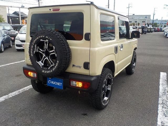 Car thumbnail 3