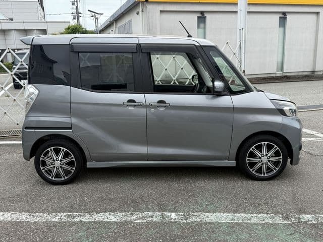 Car thumbnail 4