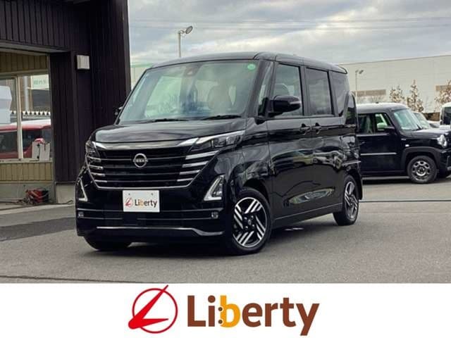 NISSAN