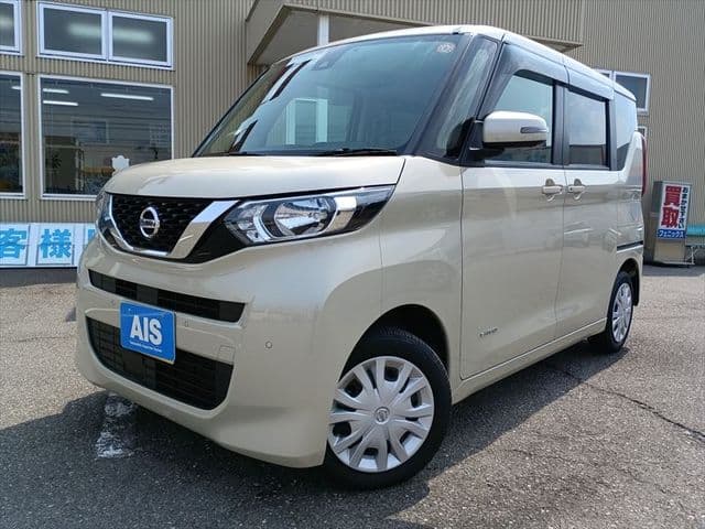 NISSAN