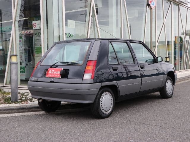 Car thumbnail 3