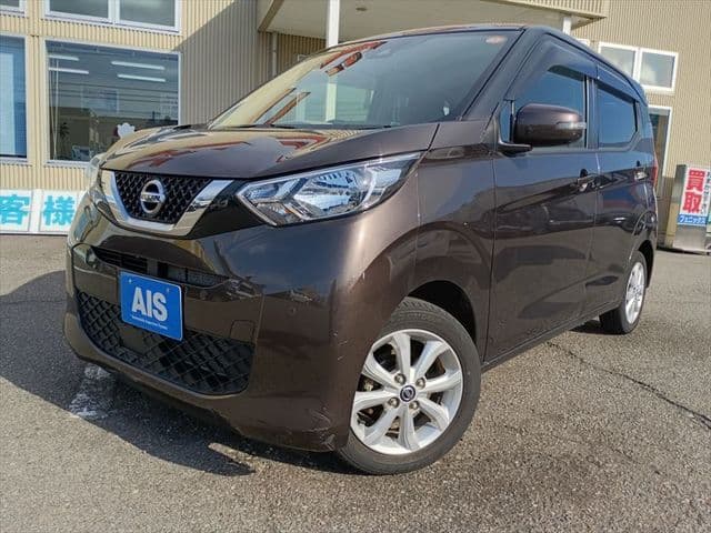 NISSAN