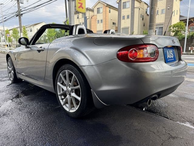 Car thumbnail 3