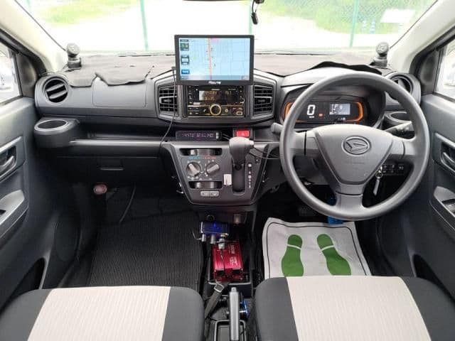 Car thumbnail 3
