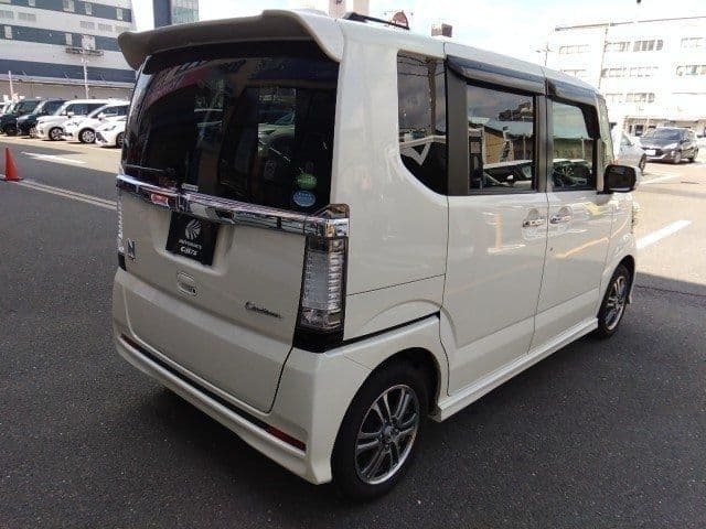 Car thumbnail 3