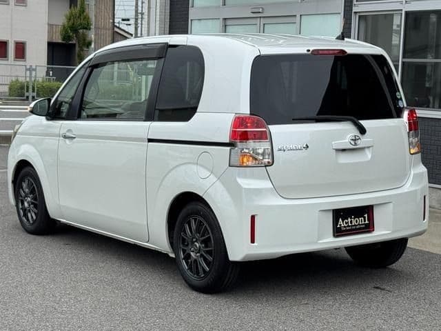 Car thumbnail 4