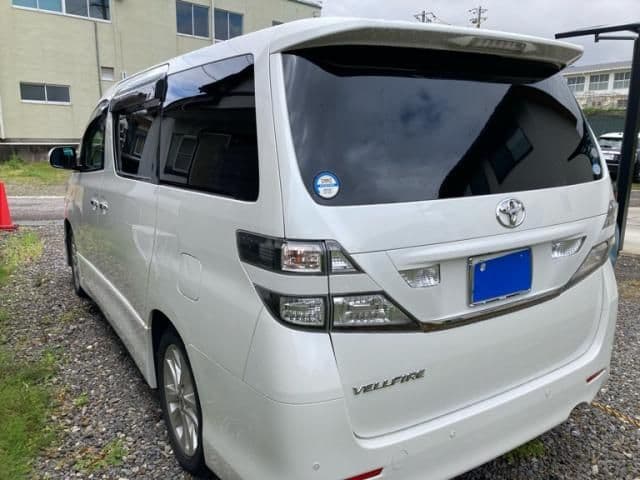 Car thumbnail 4