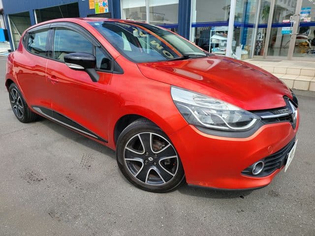 RENAULT