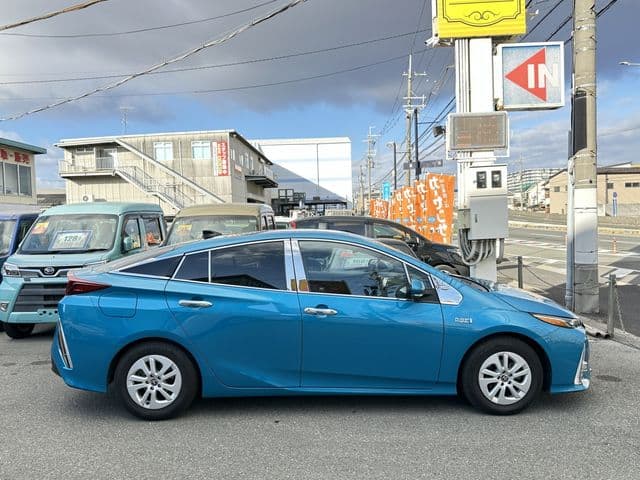 Car thumbnail 3