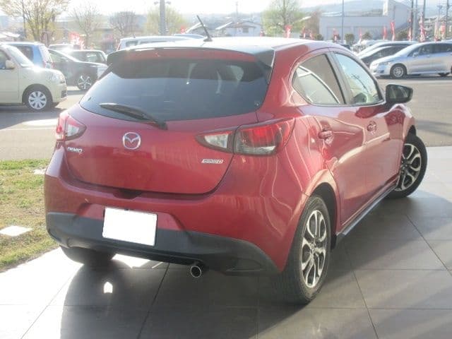 Car thumbnail 3