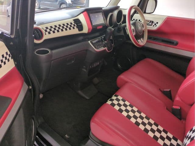 Car thumbnail 3