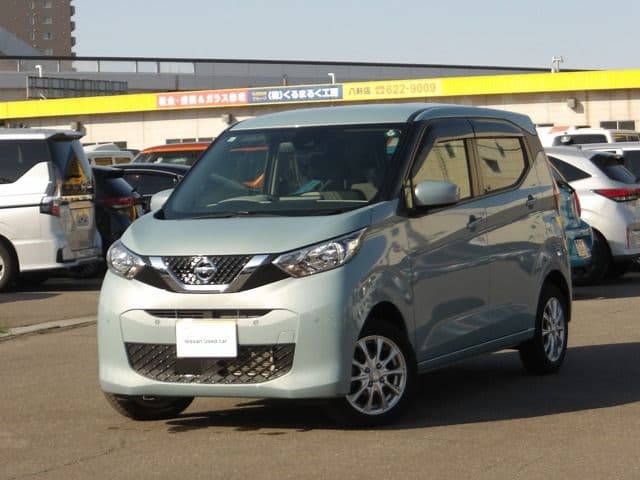 NISSAN