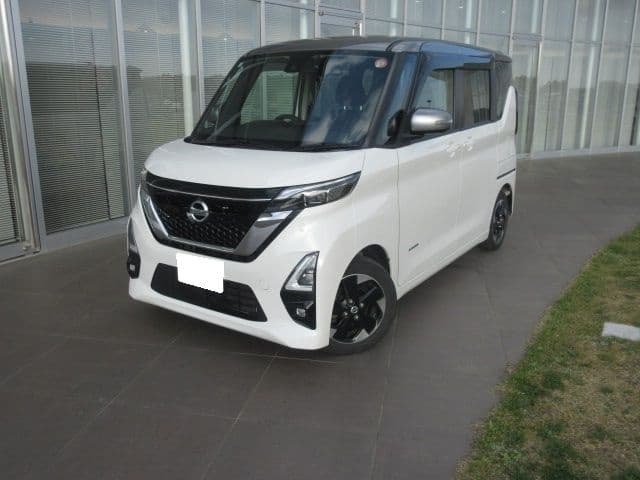 NISSAN