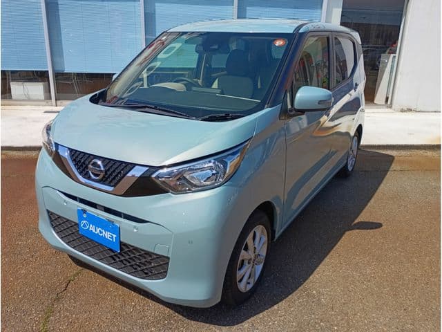 NISSAN