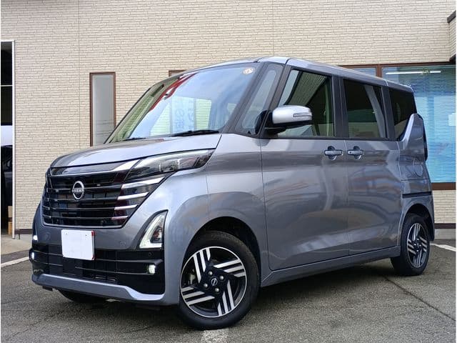 NISSAN