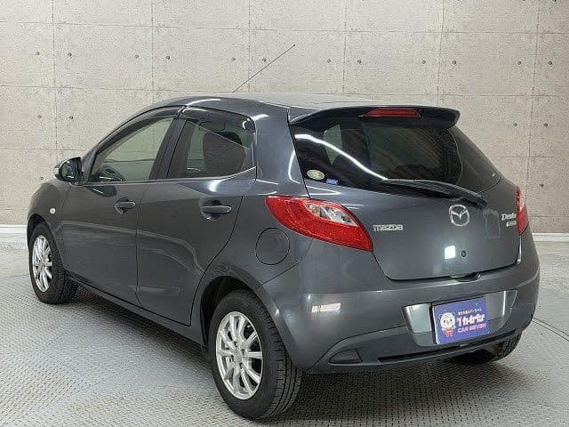 Car thumbnail 3