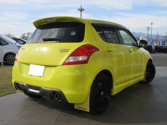 Car thumbnail 3