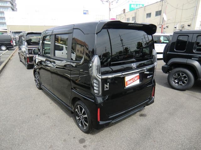 Car thumbnail 3