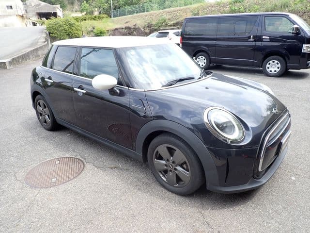 Car thumbnail 4