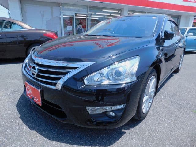 NISSAN