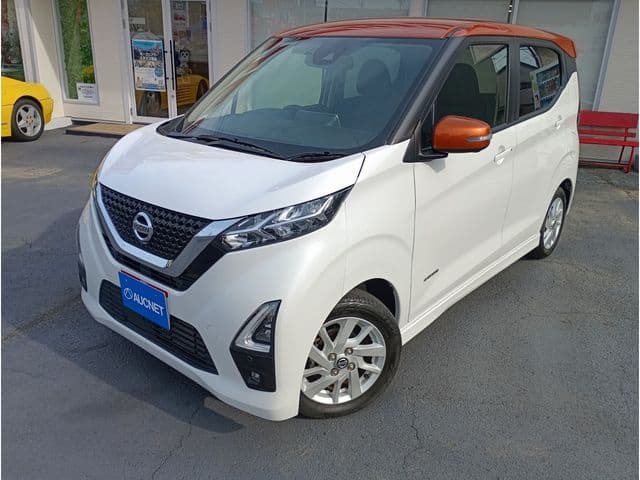NISSAN