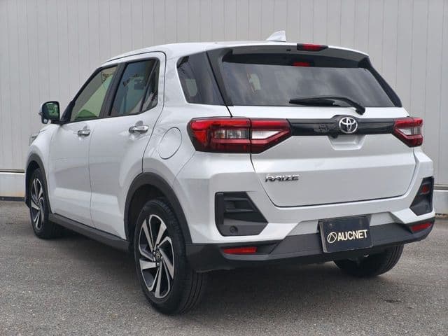 Car thumbnail 3