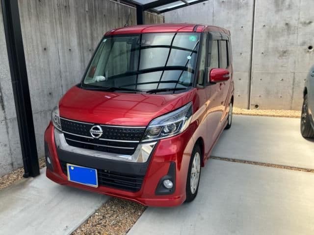 NISSAN