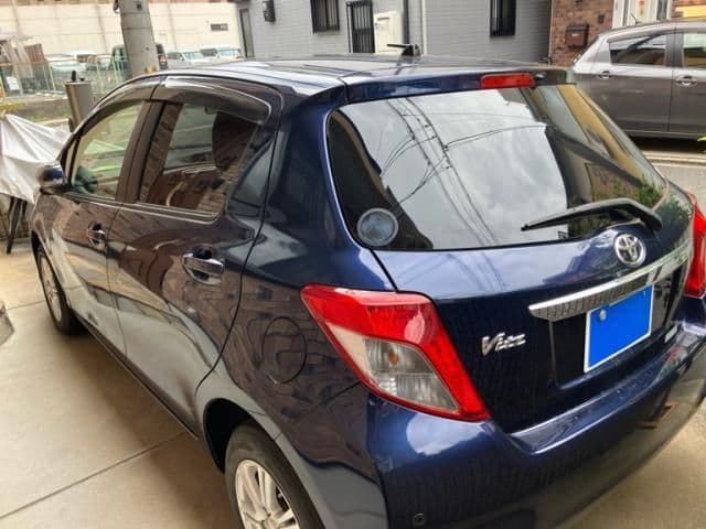 Car thumbnail 3