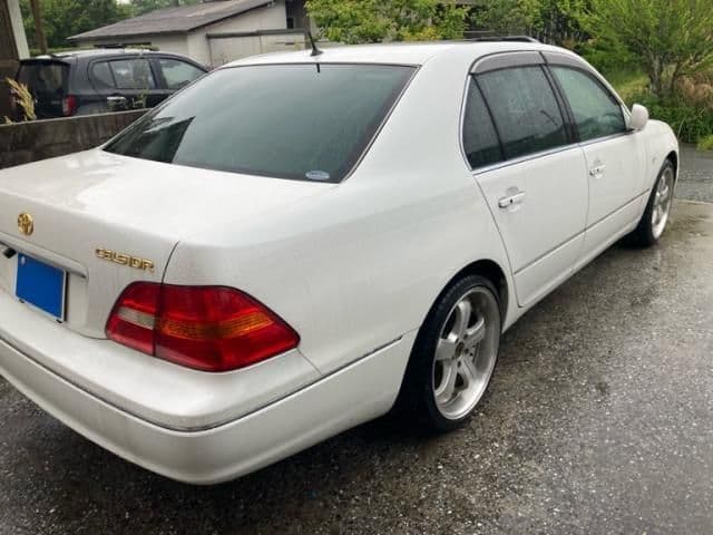 Car thumbnail 3