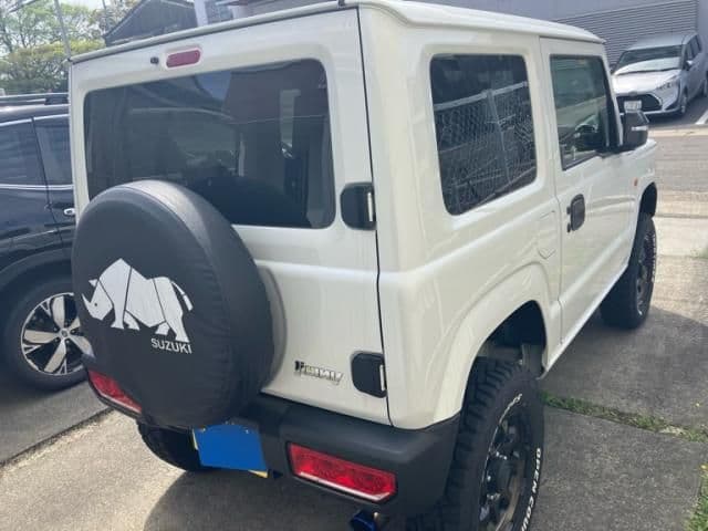 Car thumbnail 3