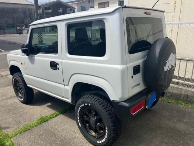 Car thumbnail 4