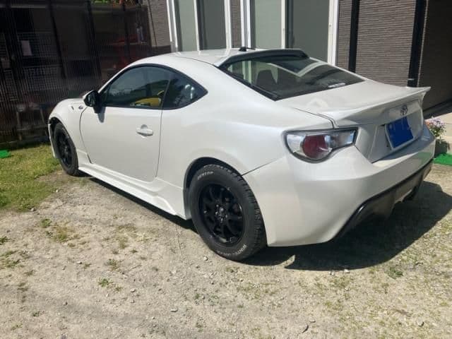 Car thumbnail 4